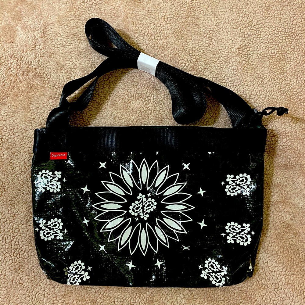 NWT Supreme Bandana Tarp Side Bag | authentic